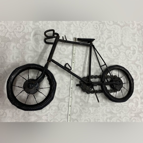 Vintage 14”x7.5” Bicycle decorative sculpture - Picture 4 of 8